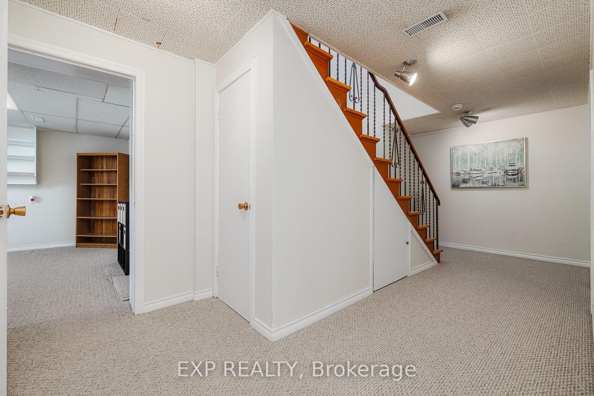 Photo 24 of 69 Pettit Drive, Etobicoke, Willowridge-Martingrove-Richview — HOMEH