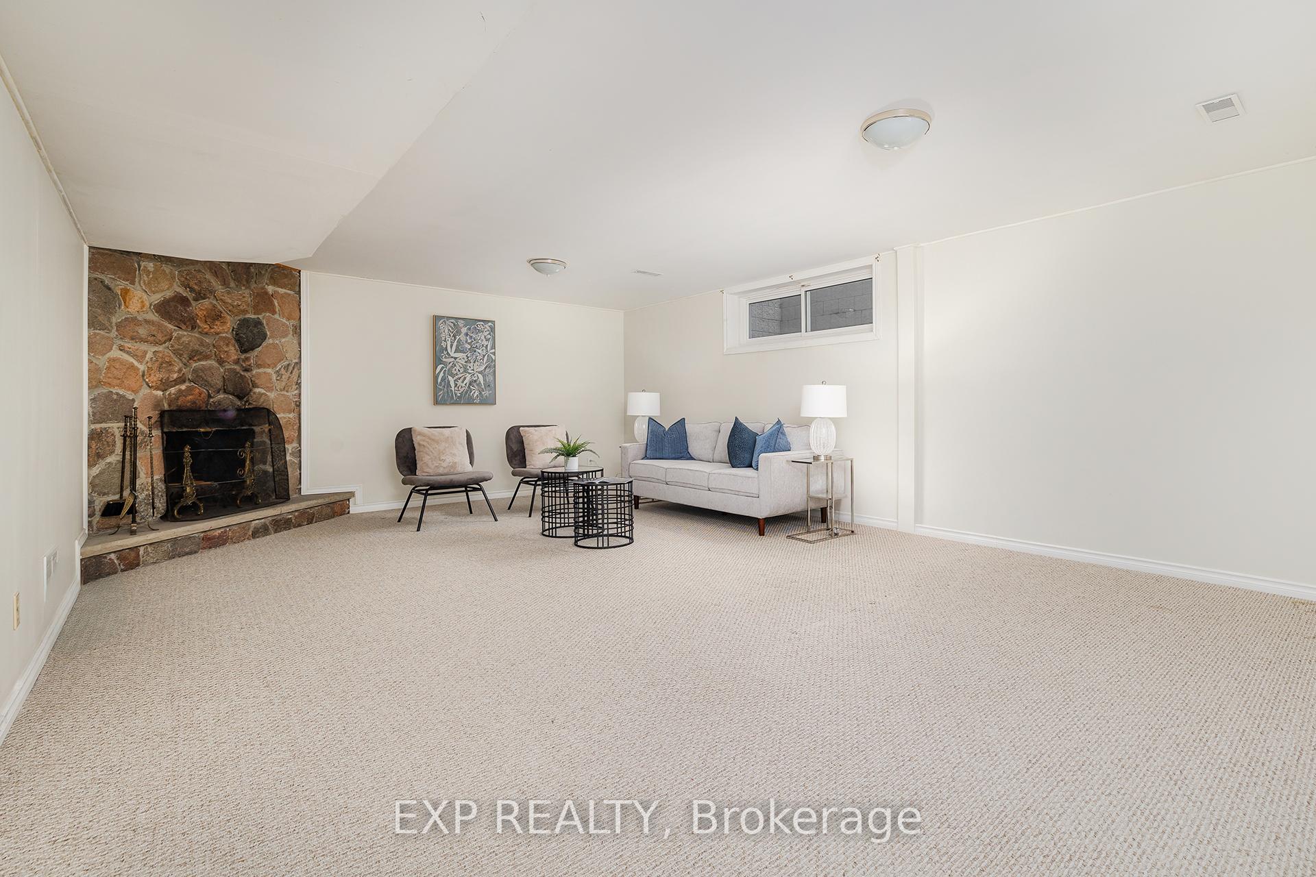 Photo 28 of 69 Pettit Drive, Etobicoke, Willowridge-Martingrove-Richview — HOMEH