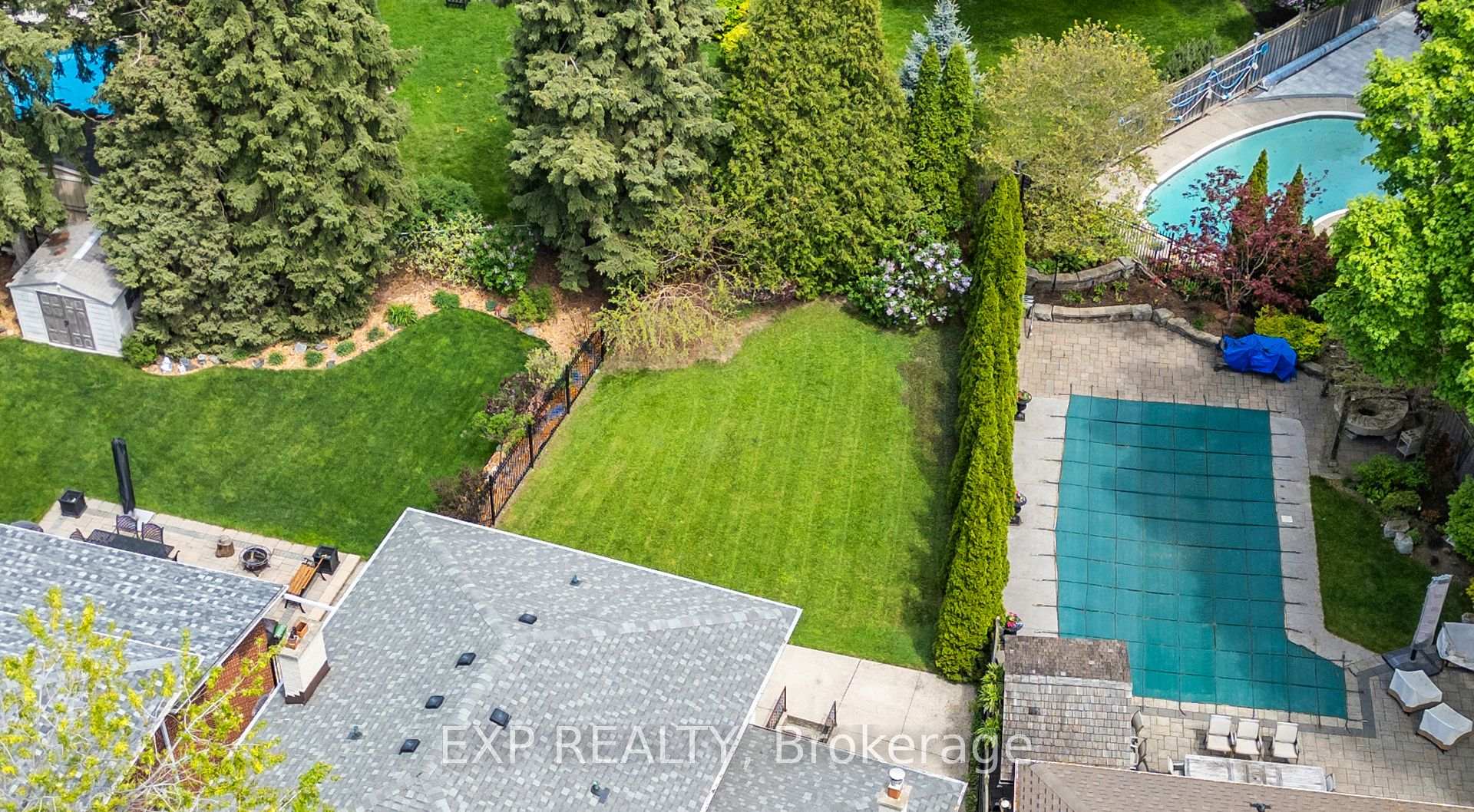 Photo 30 of 69 Pettit Drive, Etobicoke, Willowridge-Martingrove-Richview — HOMEH