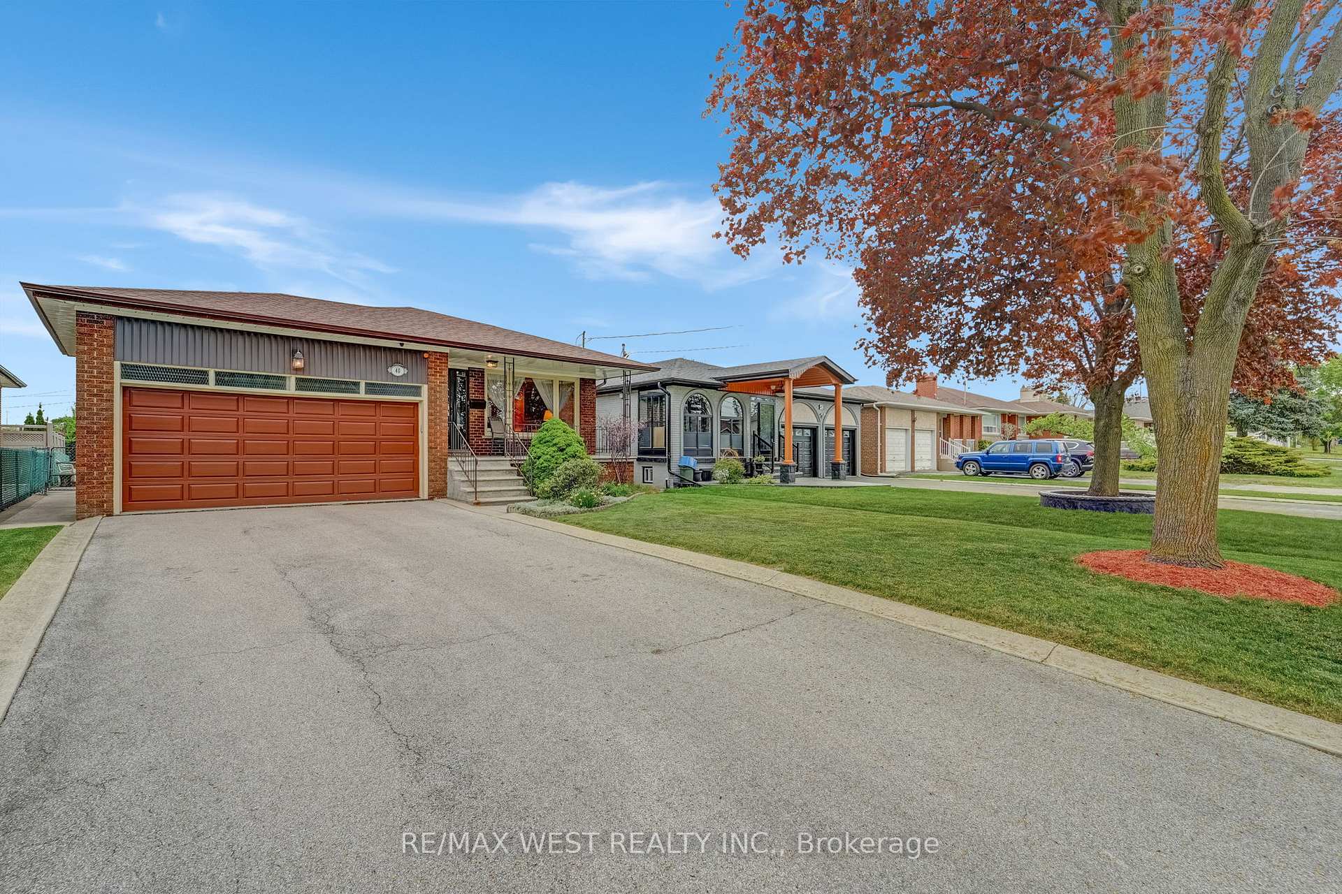 Photo 2 of 40 Windsor Road, Etobicoke, Kingsview Village-The Westway — HOMEH