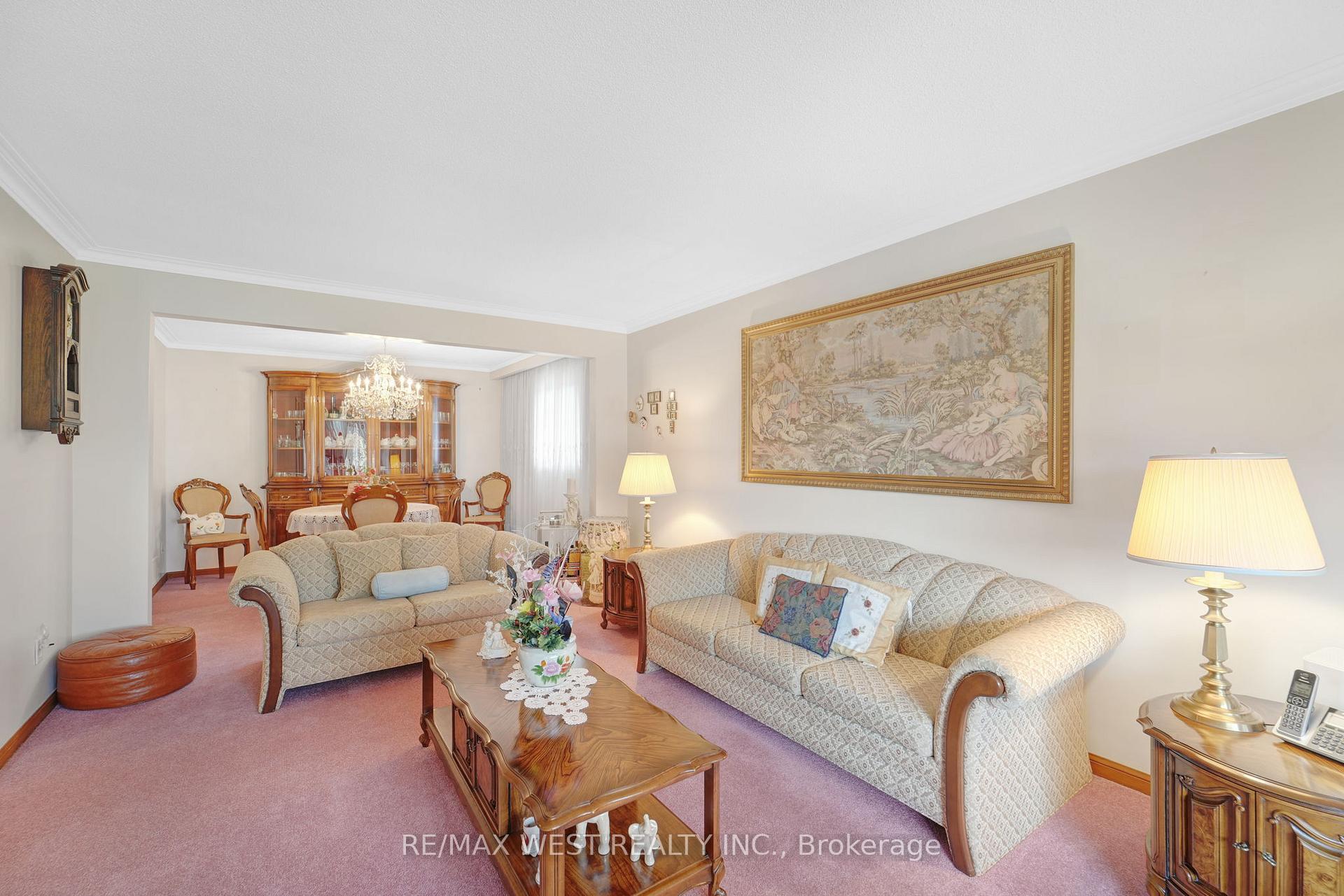 Photo 8 of 40 Windsor Road, Etobicoke, Kingsview Village-The Westway — HOMEH