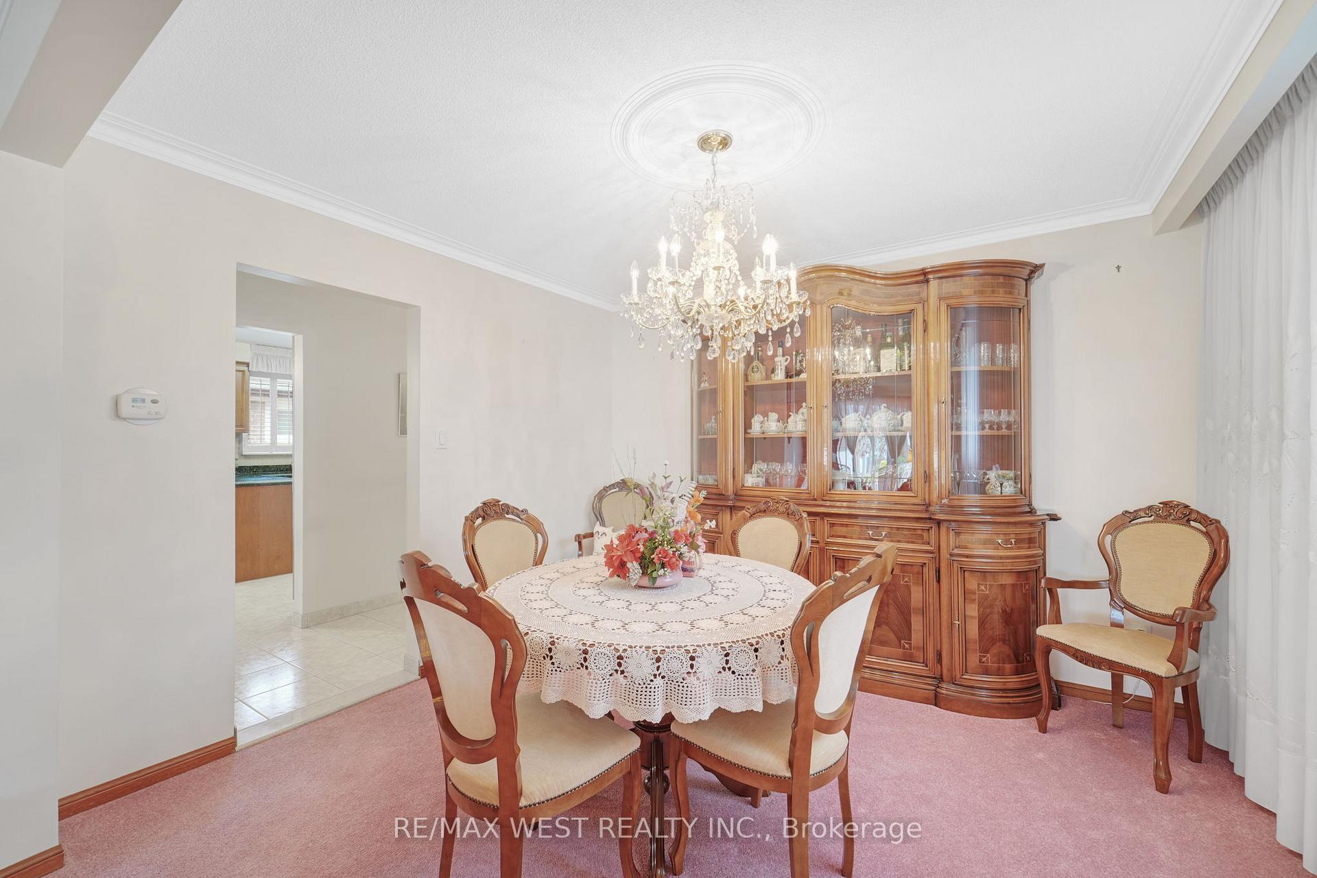 Photo 11 of 40 Windsor Road, Etobicoke, Kingsview Village-The Westway — HOMEH