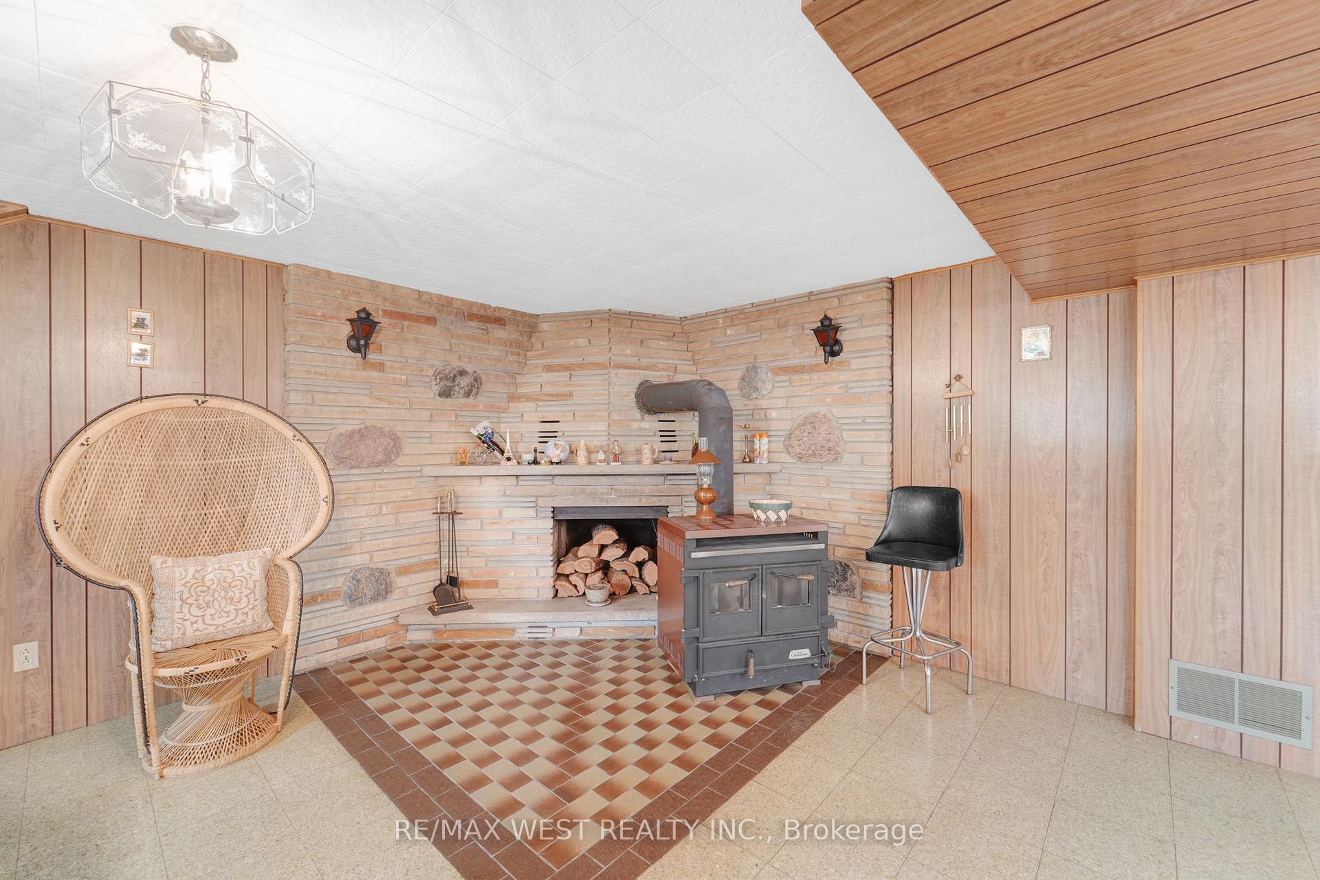 Photo 26 of 40 Windsor Road, Etobicoke, Kingsview Village-The Westway — HOMEH
