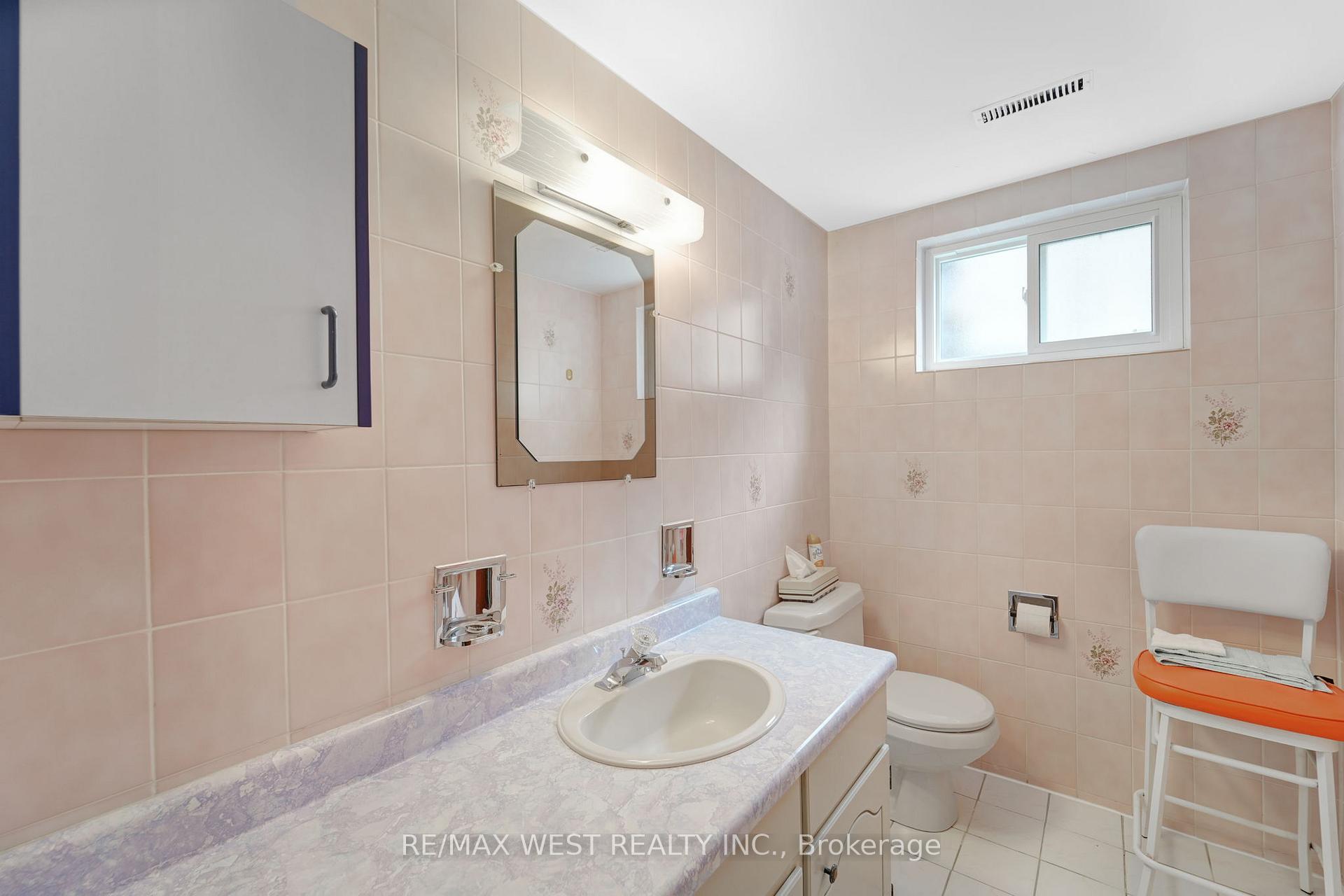 Photo 27 of 40 Windsor Road, Etobicoke, Kingsview Village-The Westway — HOMEH