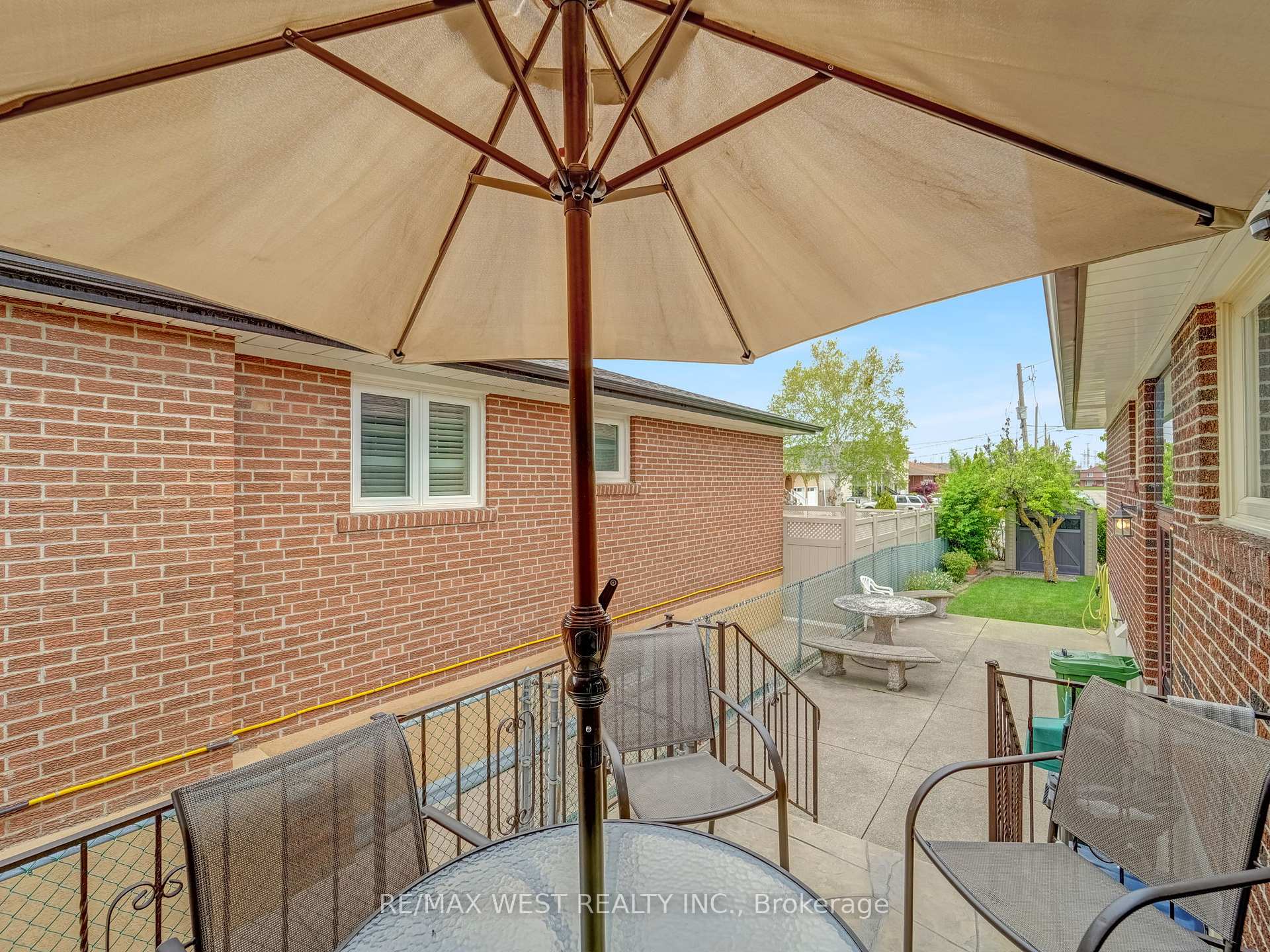 Photo 32 of 40 Windsor Road, Etobicoke, Kingsview Village-The Westway — HOMEH