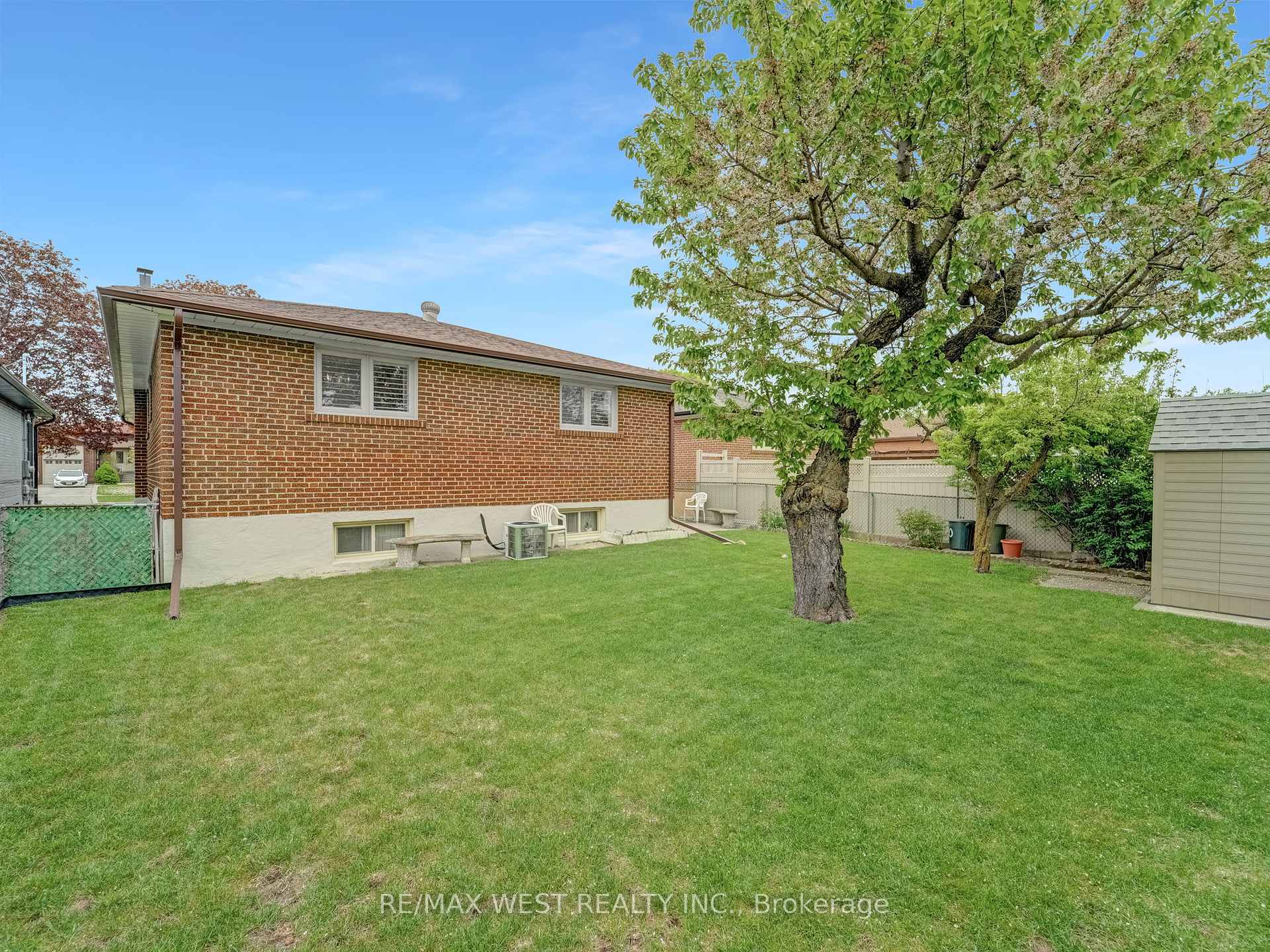 Photo 36 of 40 Windsor Road, Etobicoke, Kingsview Village-The Westway — HOMEH