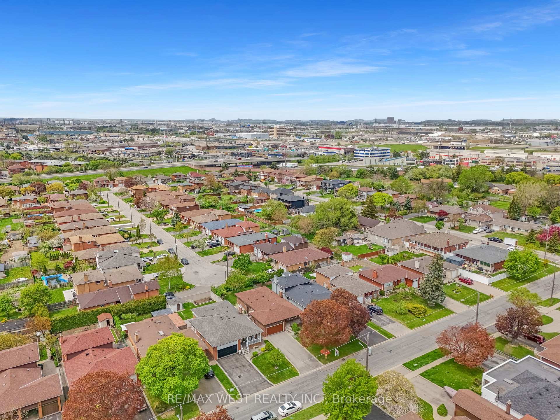 Photo 39 of 40 Windsor Road, Etobicoke, Kingsview Village-The Westway — HOMEH