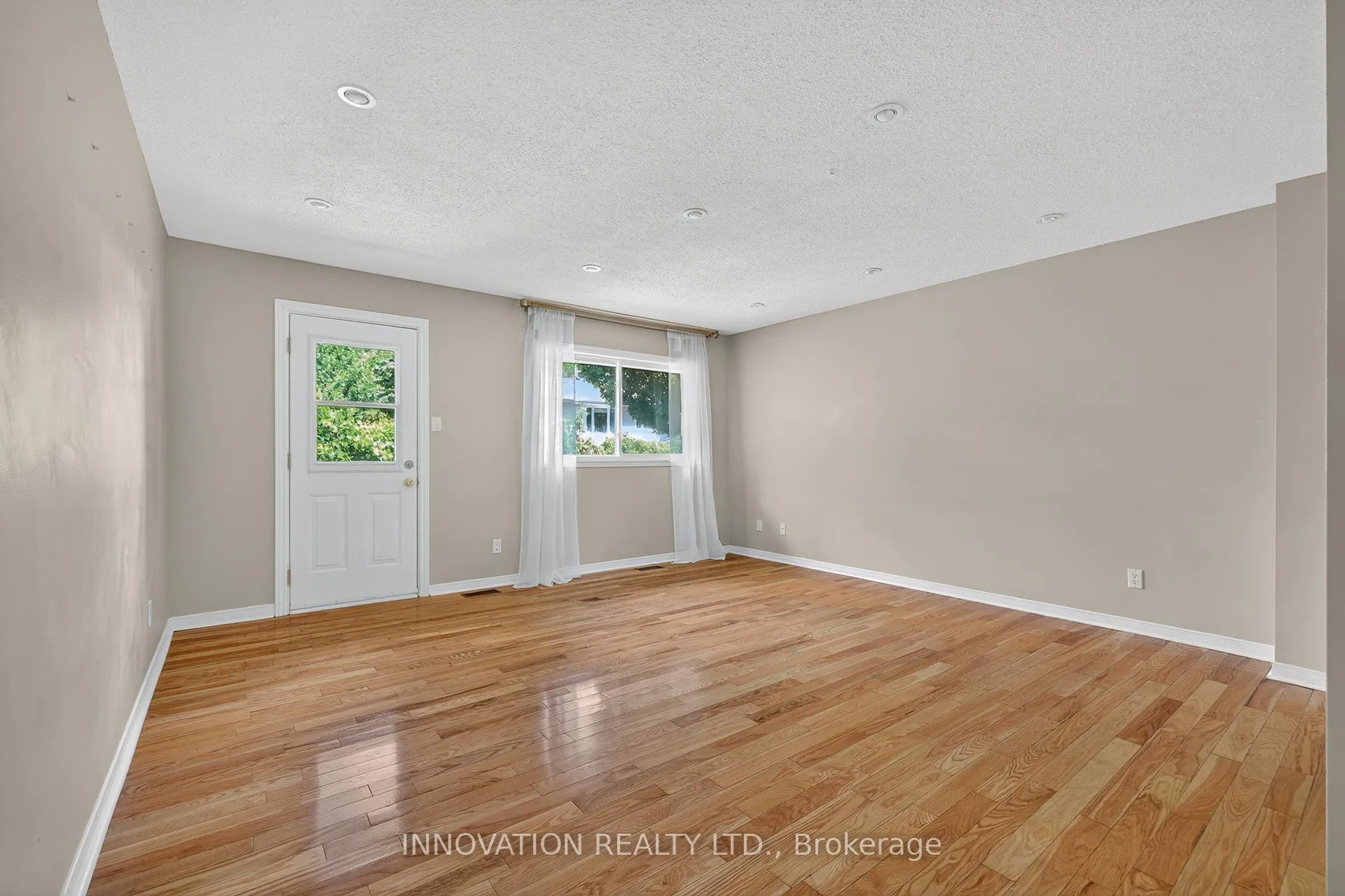 Photo 4 of 598 Seyton Drive, Ottawa, Westcliffe Estates — HOMEH