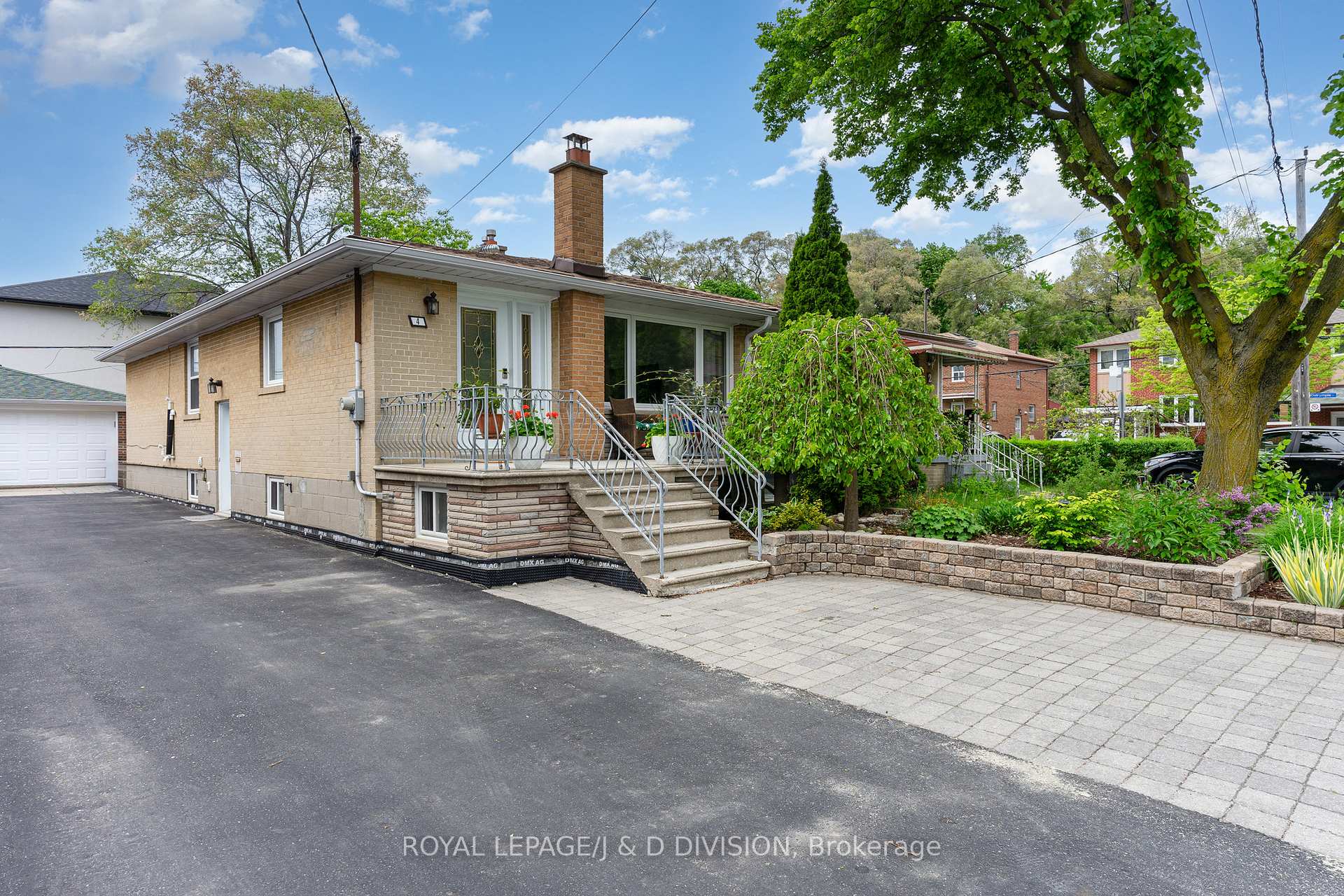 Front of 4 Cameo Crescent