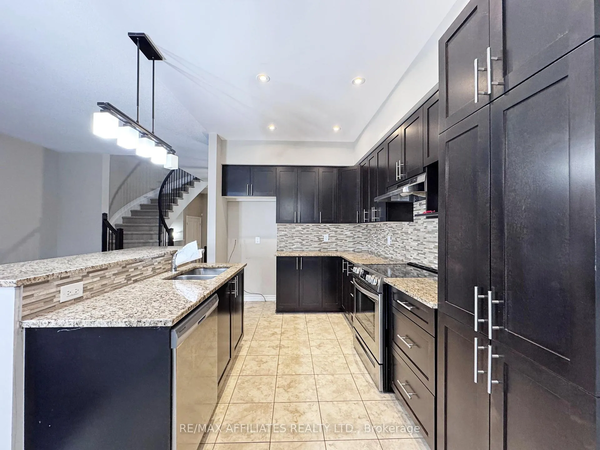 Photo 10 of 232 Cooks Mill Crescent, Ottawa, Riverside South — HOMEH