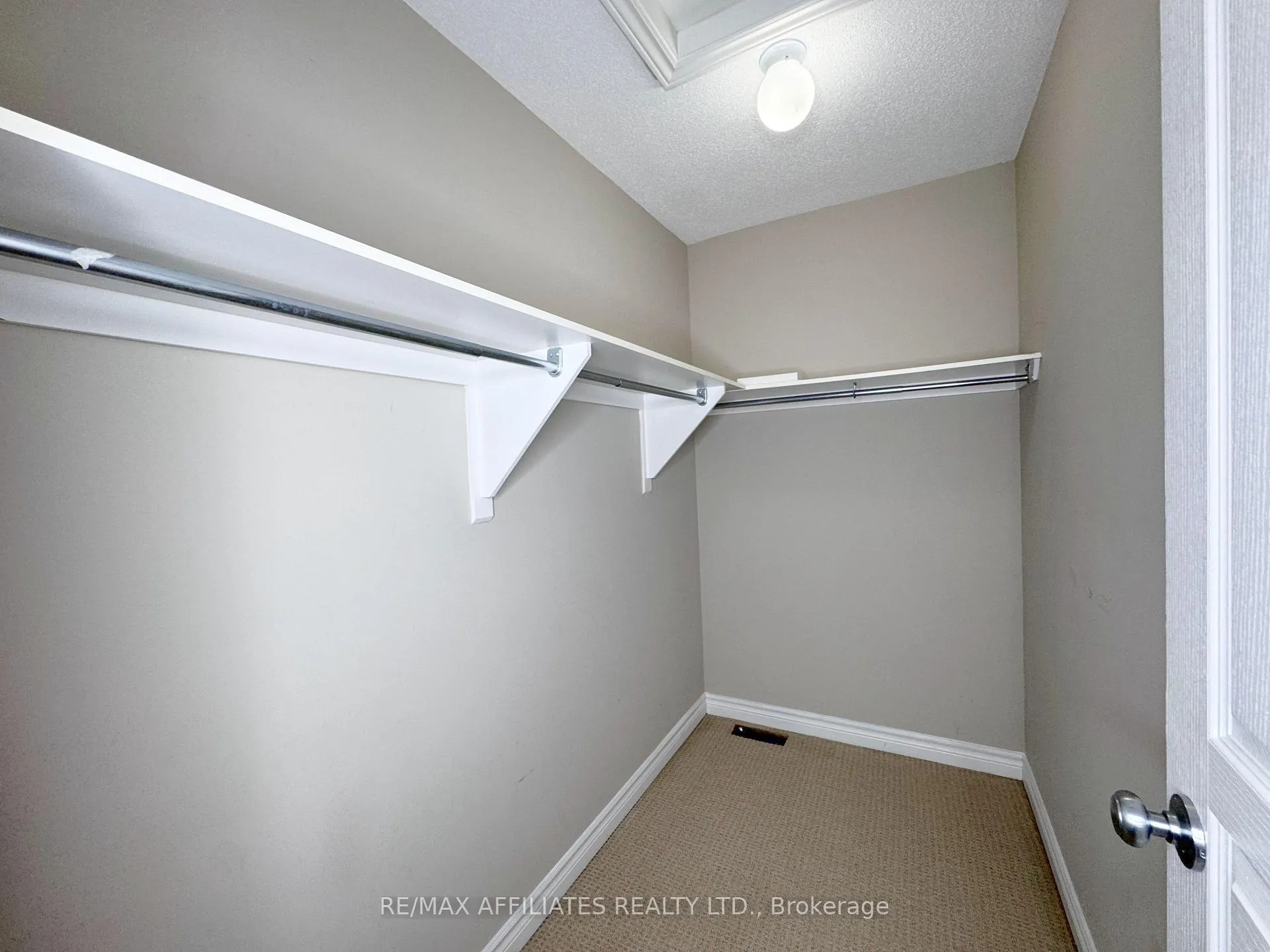 Photo 18 of 232 Cooks Mill Crescent, Ottawa, Riverside South — HOMEH