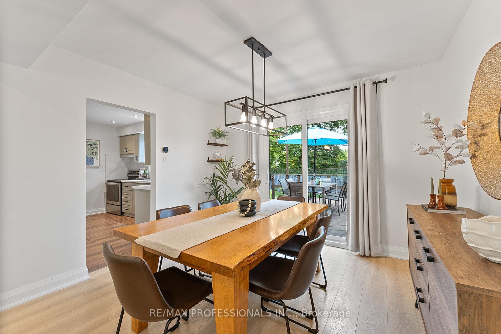 Photo 9 of 18 Lavington Drive, Etobicoke, Willowridge-Martingrove-Richview — HOMEH