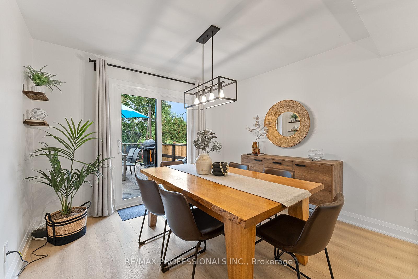 Photo 10 of 18 Lavington Drive, Etobicoke, Willowridge-Martingrove-Richview — HOMEH