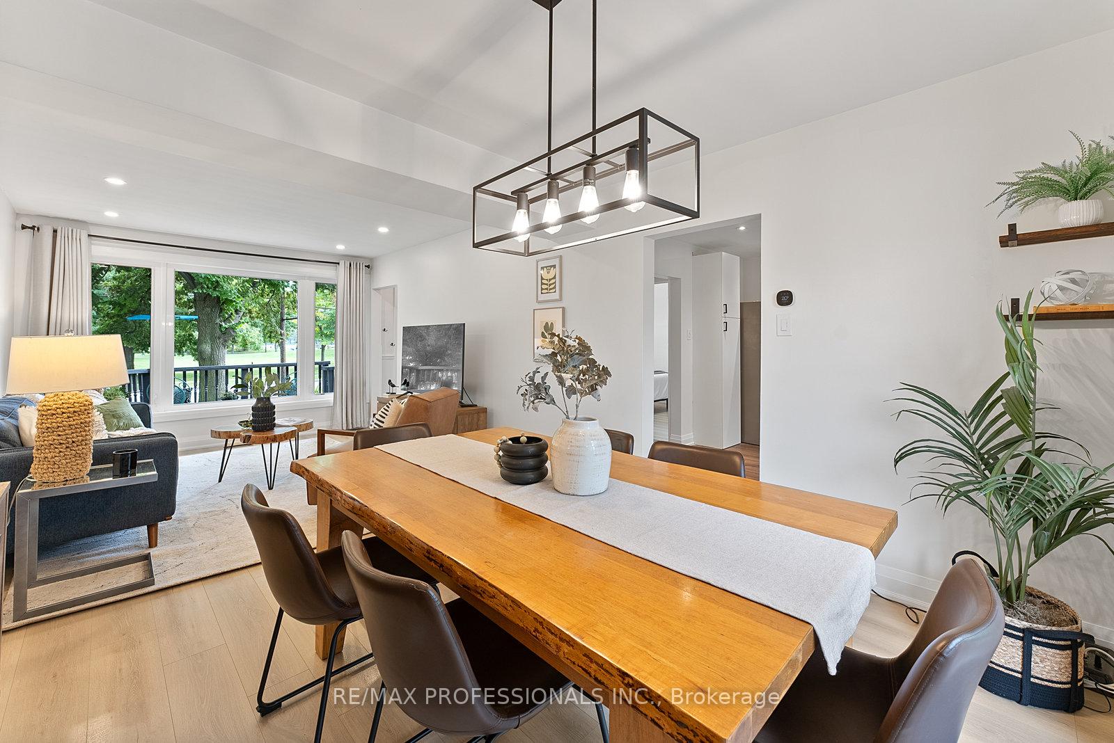 Photo 11 of 18 Lavington Drive, Etobicoke, Willowridge-Martingrove-Richview — HOMEH