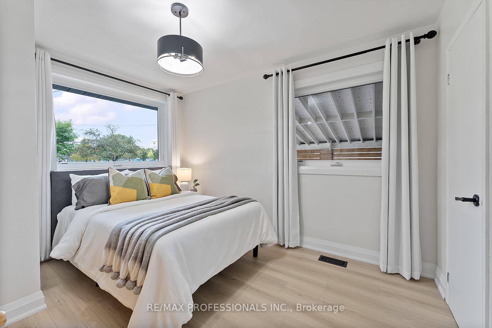 Photo 18 of 18 Lavington Drive, Etobicoke, Willowridge-Martingrove-Richview — HOMEH