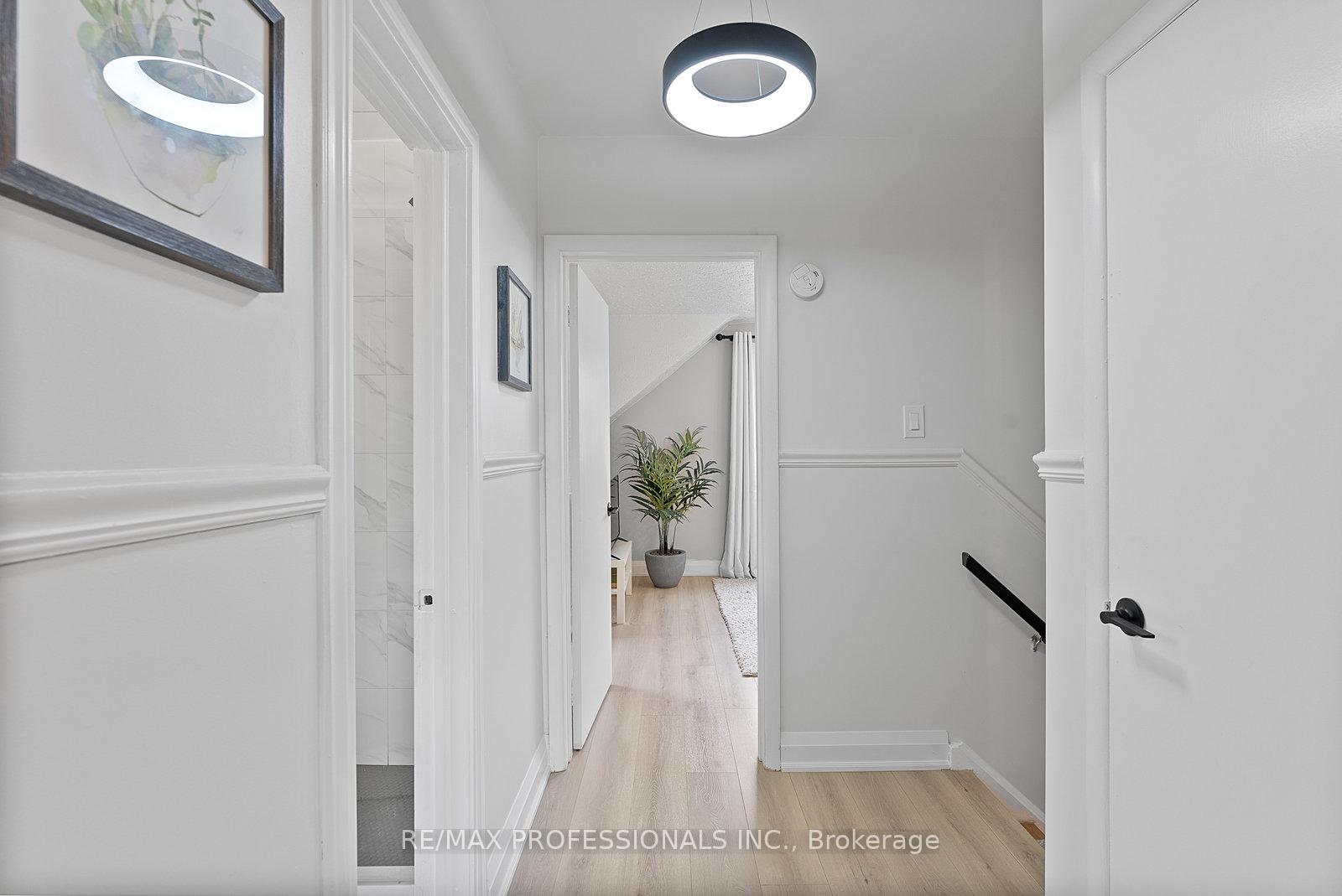 Photo 20 of 18 Lavington Drive, Etobicoke, Willowridge-Martingrove-Richview — HOMEH