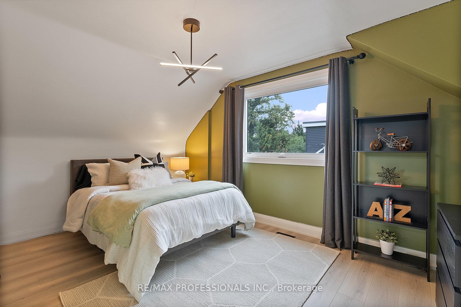 Photo 24 of 18 Lavington Drive, Etobicoke, Willowridge-Martingrove-Richview — HOMEH