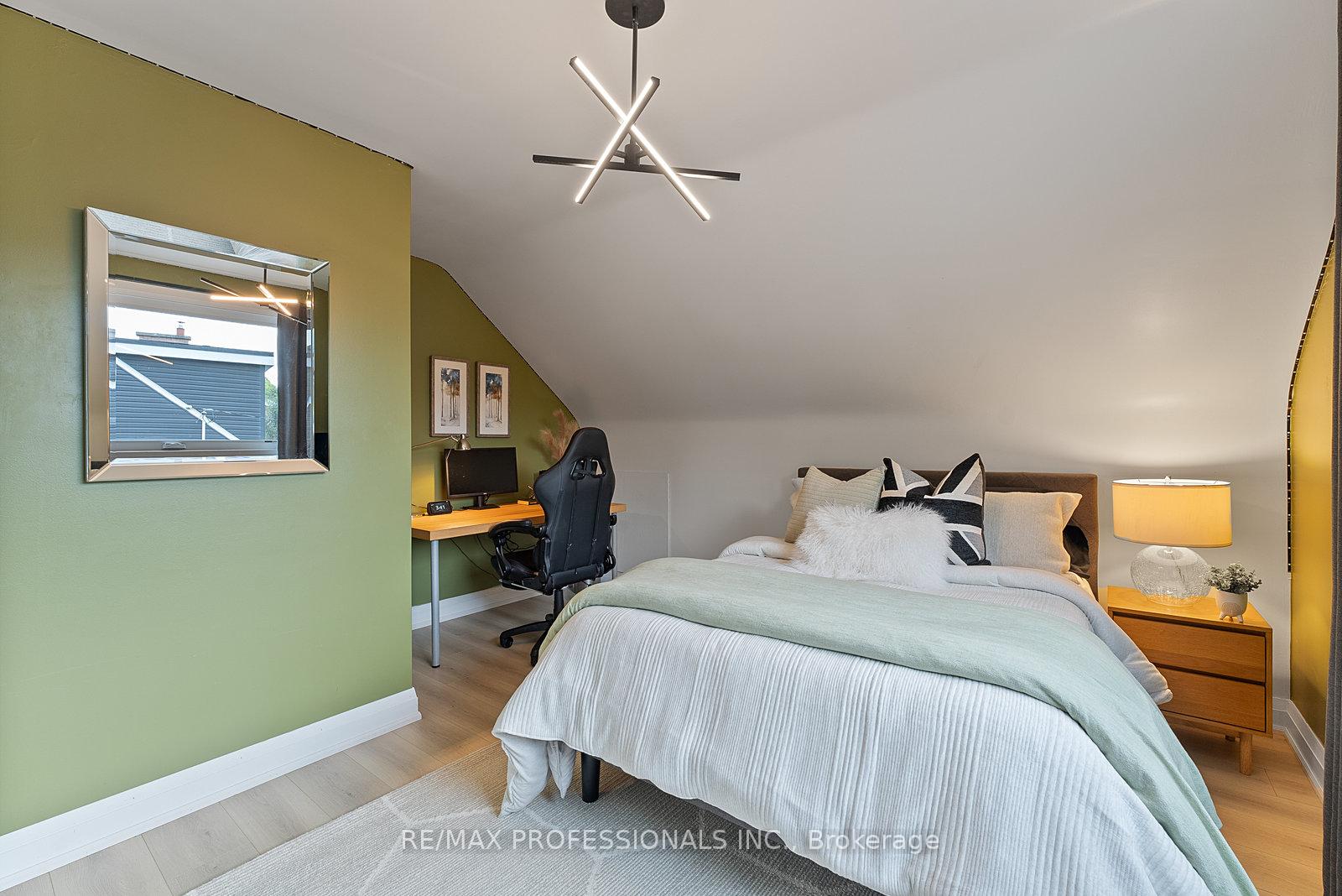 Photo 25 of 18 Lavington Drive, Etobicoke, Willowridge-Martingrove-Richview — HOMEH