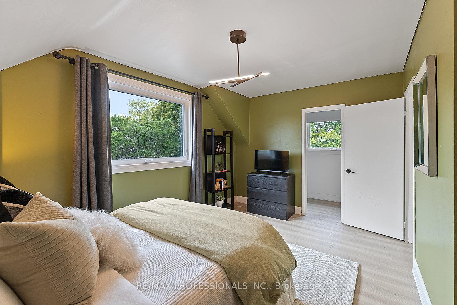 Photo 26 of 18 Lavington Drive, Etobicoke, Willowridge-Martingrove-Richview — HOMEH