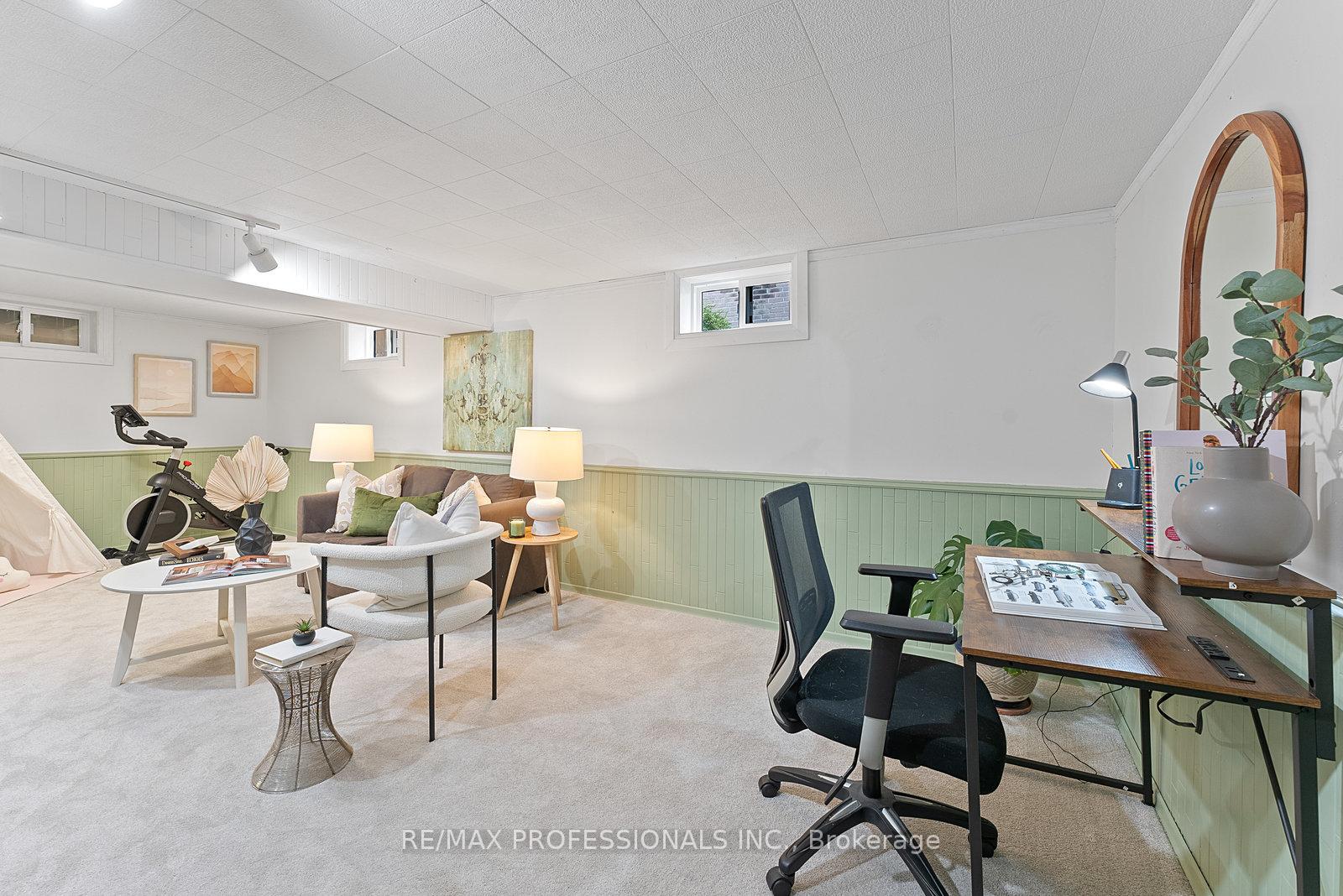 Photo 28 of 18 Lavington Drive, Etobicoke, Willowridge-Martingrove-Richview — HOMEH