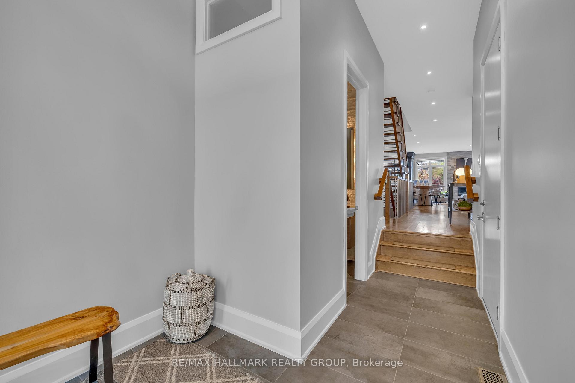 Photo 3 of Unit A, 206 Holland Avenue, Ottawa, Ottawa West — HOMEH