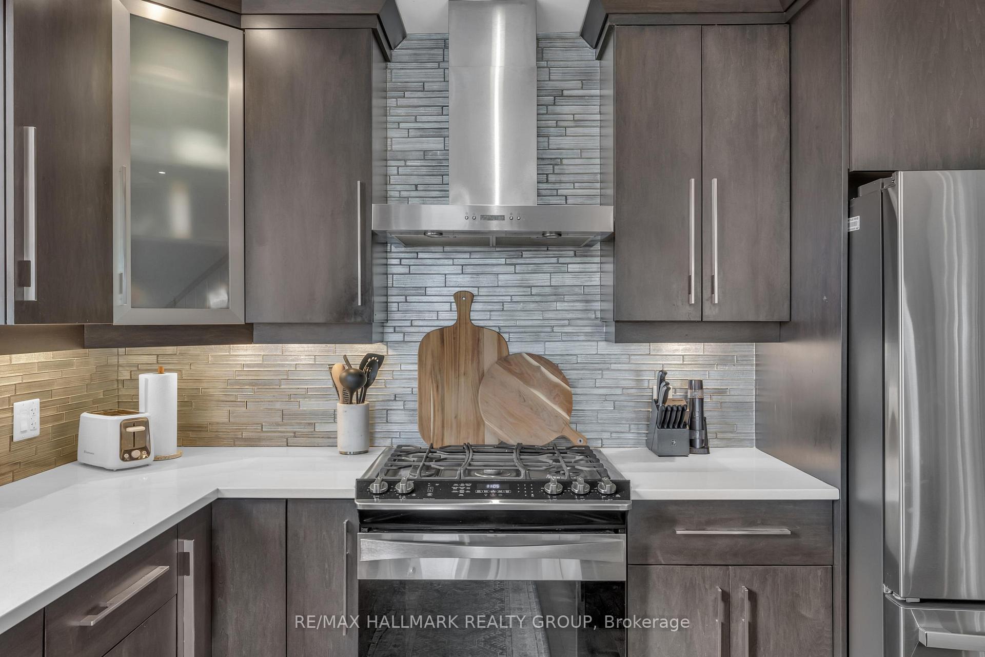Photo 8 of Unit A, 206 Holland Avenue, Ottawa, Ottawa West — HOMEH