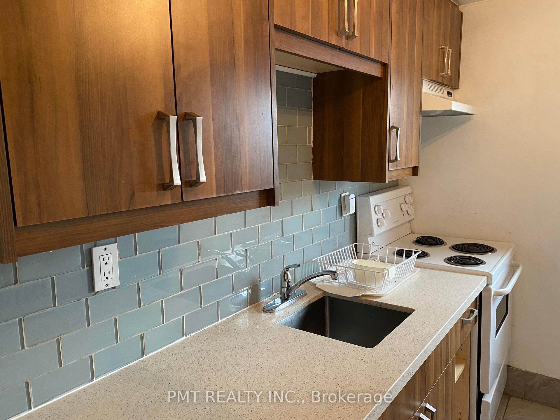 Photo 2 of Unit 02, 636 Manning Avenue, Toronto, Palmerston-Little Italy — HOMEH