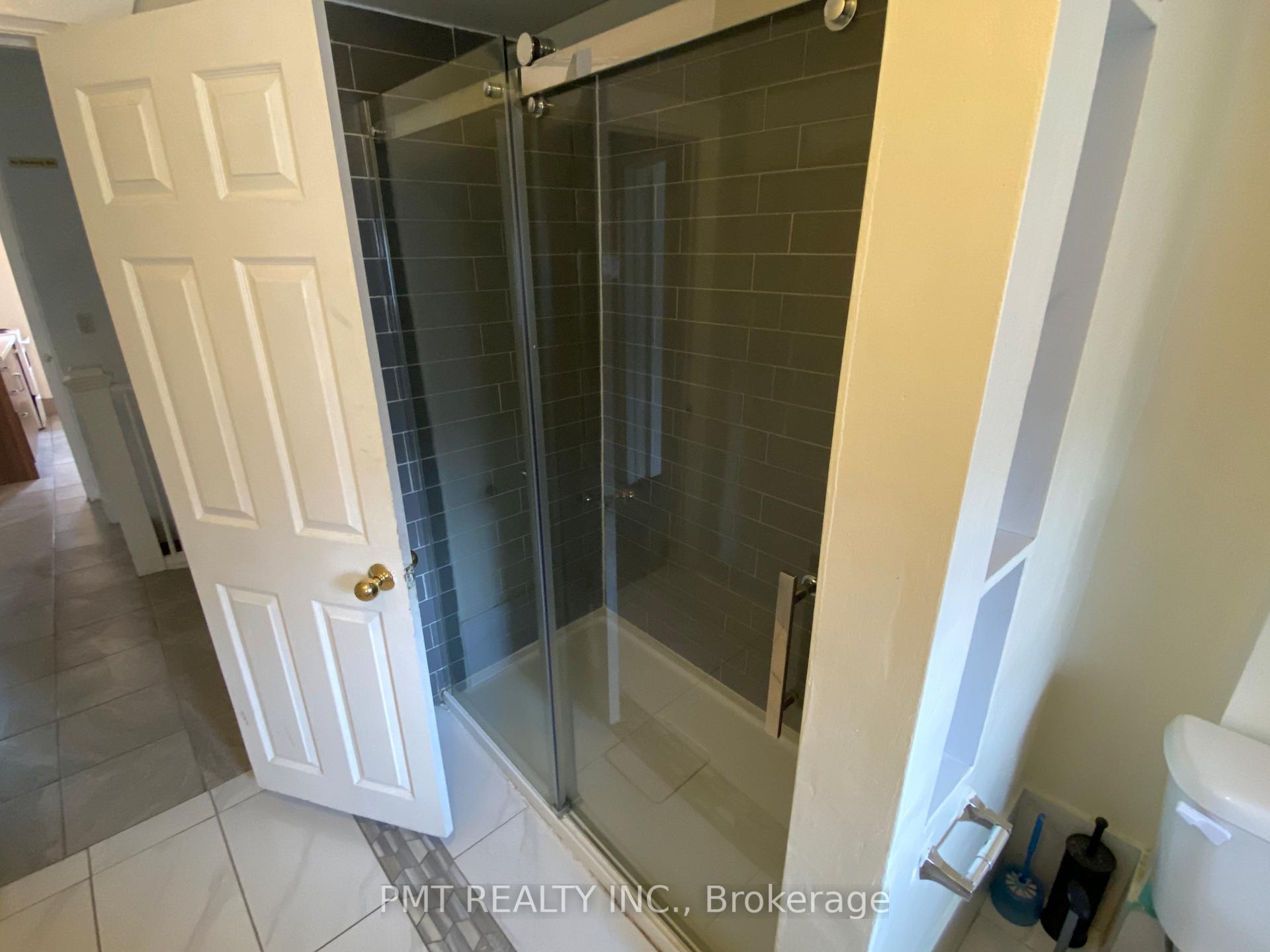 Photo 11 of Unit 02, 636 Manning Avenue, Toronto, Palmerston-Little Italy — HOMEH