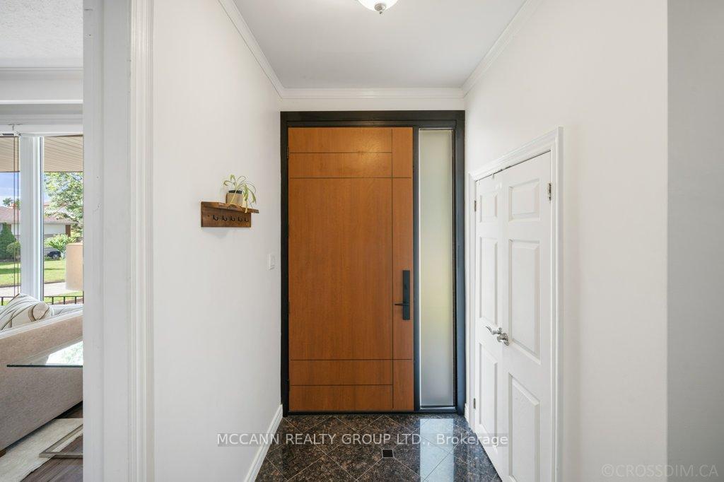 Photo 6 of 7 Carswell Place, Etobicoke, Willowridge-Martingrove-Richview — HOMEH