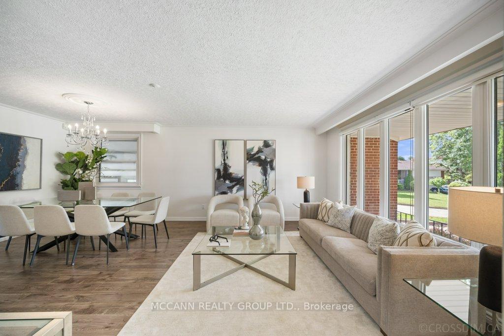Photo 7 of 7 Carswell Place, Etobicoke, Willowridge-Martingrove-Richview — HOMEH