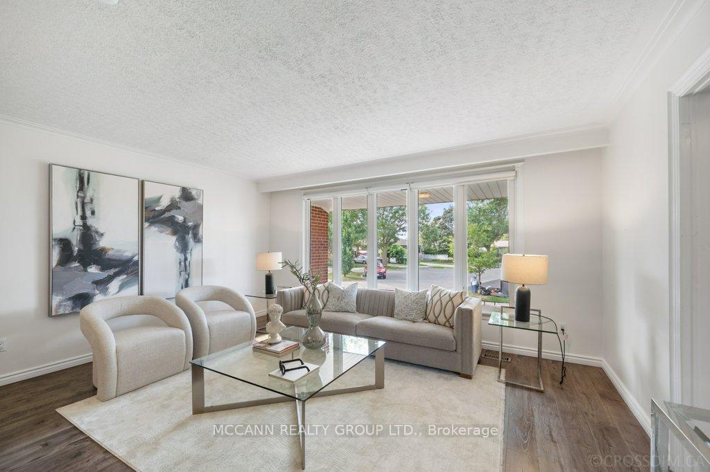 Photo 8 of 7 Carswell Place, Etobicoke, Willowridge-Martingrove-Richview — HOMEH