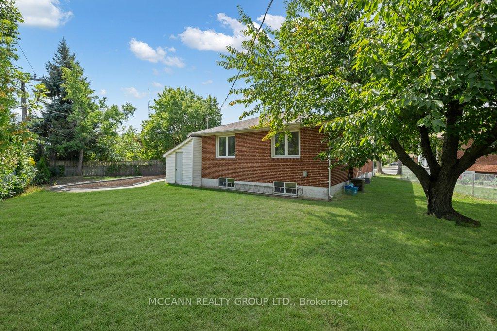 Photo 35 of 7 Carswell Place, Etobicoke, Willowridge-Martingrove-Richview — HOMEH