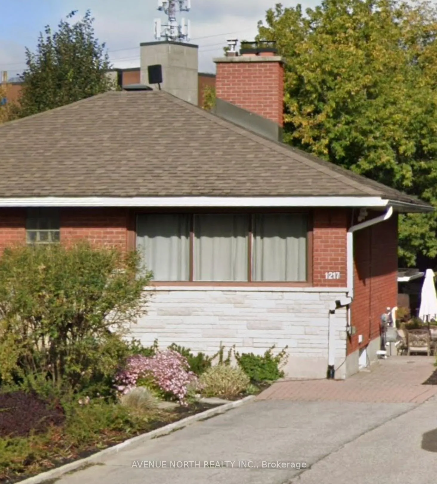 Front of 1217 Willowdale Avenue S