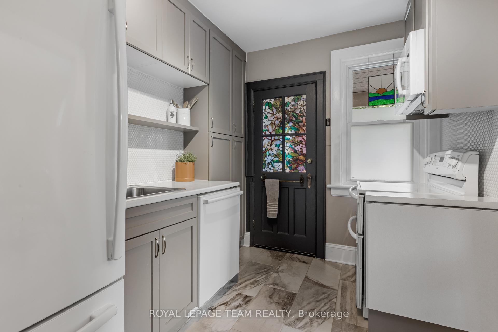 Photo 11 of 97B Clarendon Avenue, Ottawa, Ottawa West — HOMEH