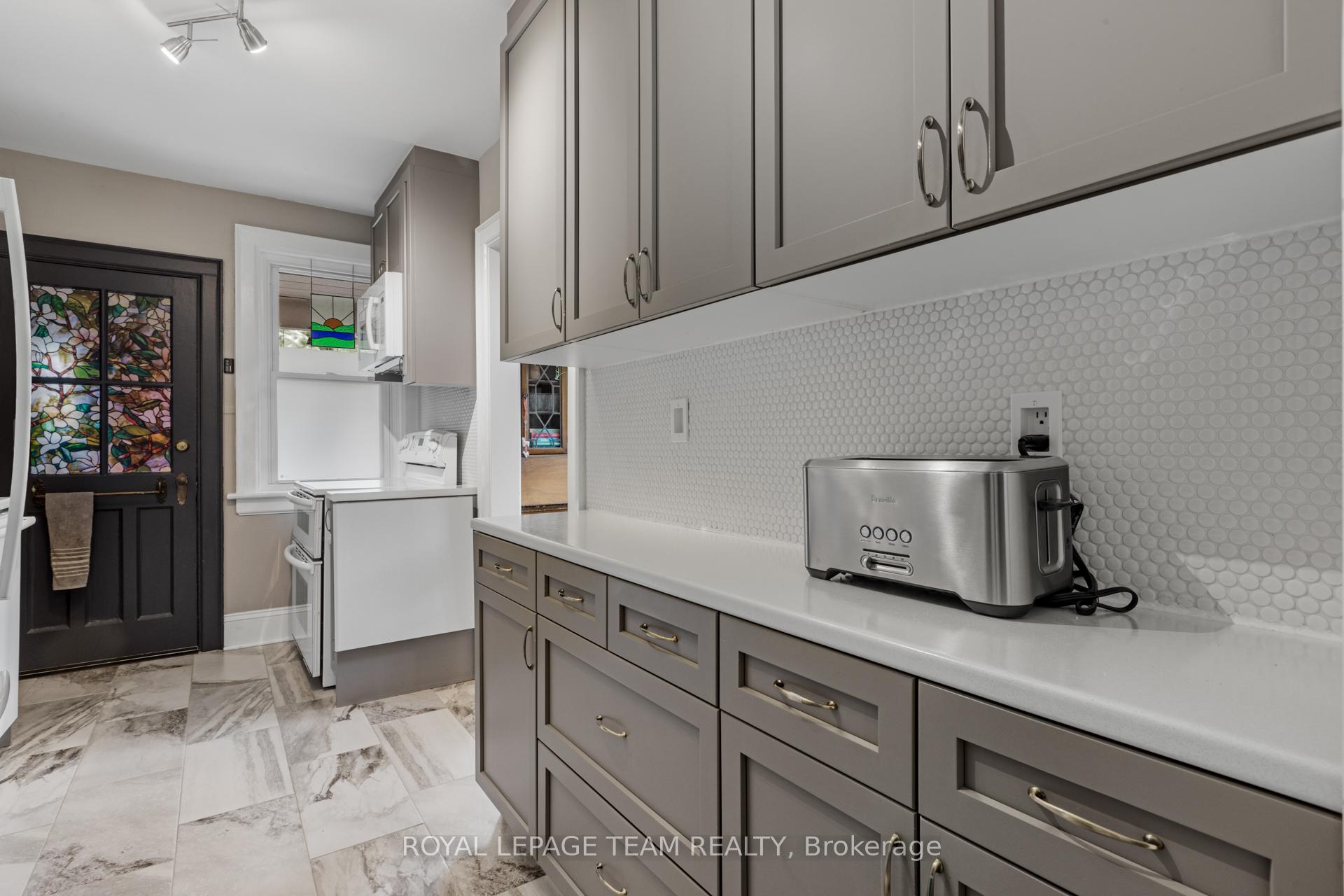 Photo 13 of 97B Clarendon Avenue, Ottawa, Ottawa West — HOMEH