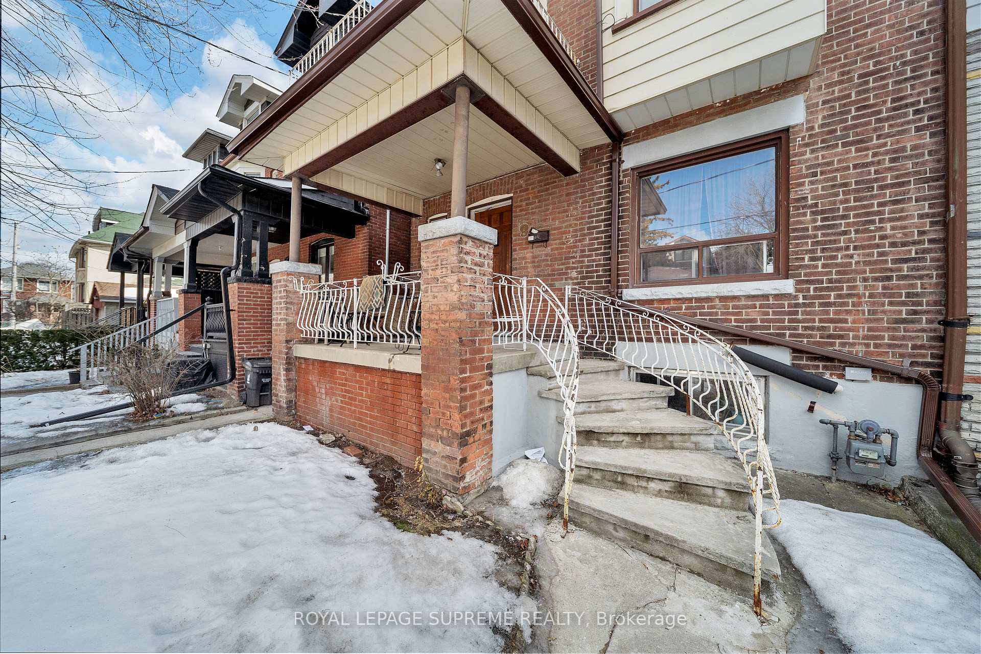 Photo 5 of 9 Rusholme Park Crescent, Toronto, Little Portugal — HOMEH