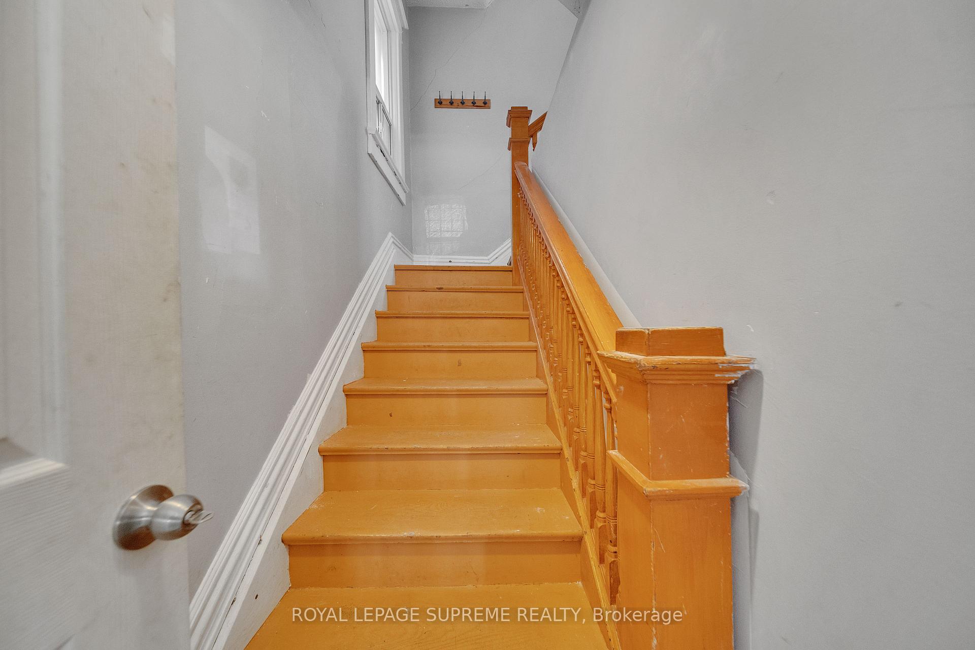 Photo 9 of 9 Rusholme Park Crescent, Toronto, Little Portugal — HOMEH