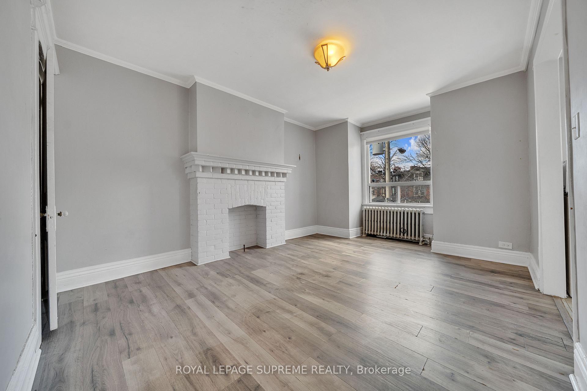 Photo 10 of 9 Rusholme Park Crescent, Toronto, Little Portugal — HOMEH
