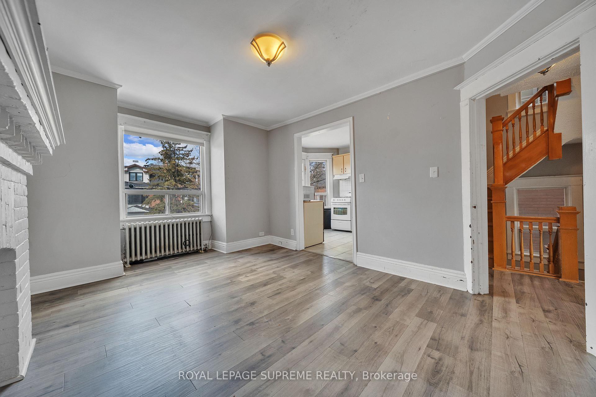 Photo 12 of 9 Rusholme Park Crescent, Toronto, Little Portugal — HOMEH