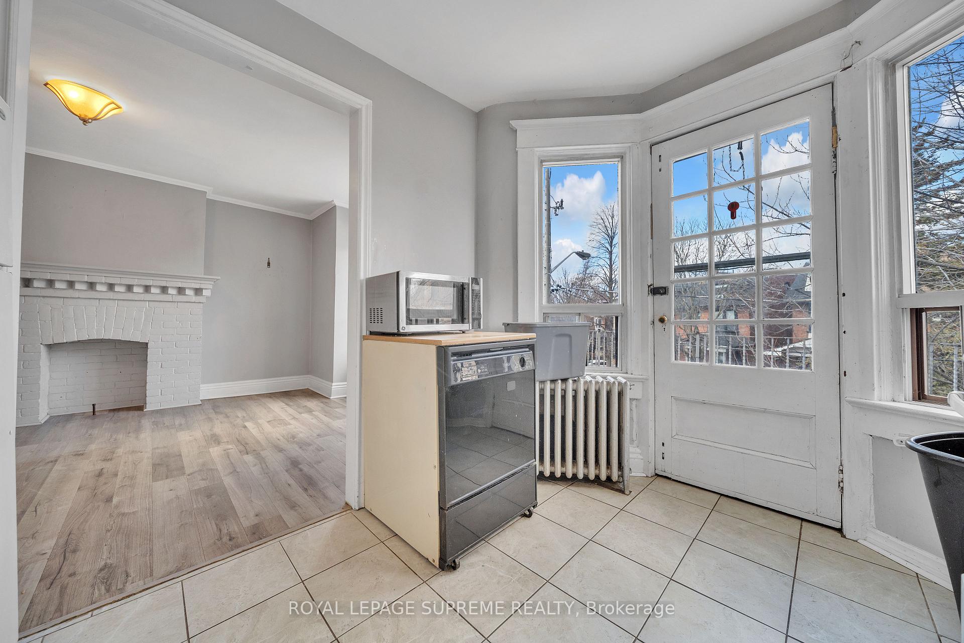 Photo 15 of 9 Rusholme Park Crescent, Toronto, Little Portugal — HOMEH
