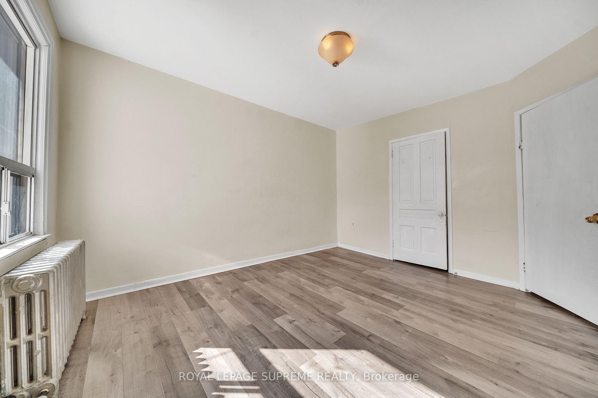 Photo 20 of 9 Rusholme Park Crescent, Toronto, Little Portugal — HOMEH