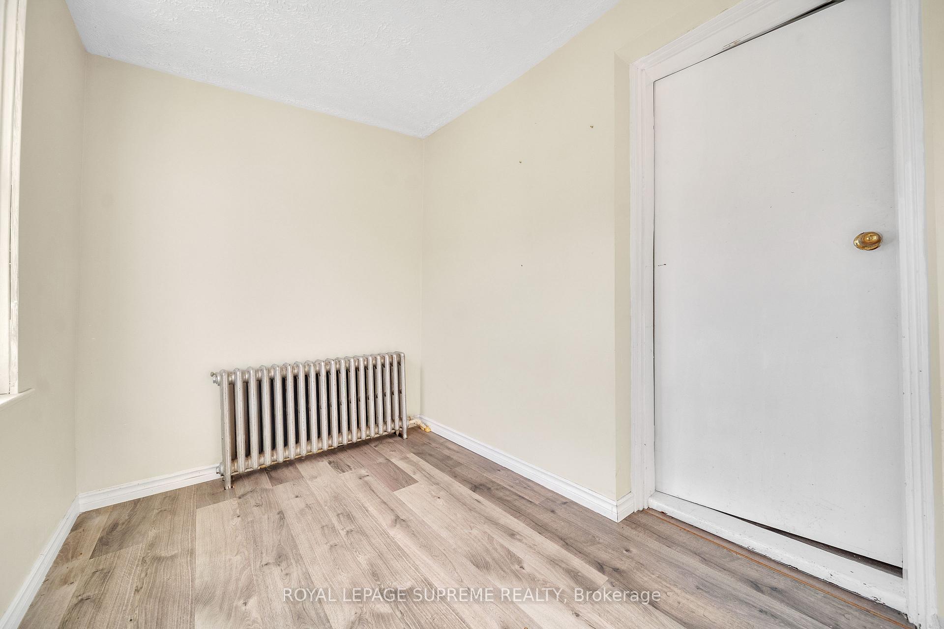 Photo 25 of 9 Rusholme Park Crescent, Toronto, Little Portugal — HOMEH