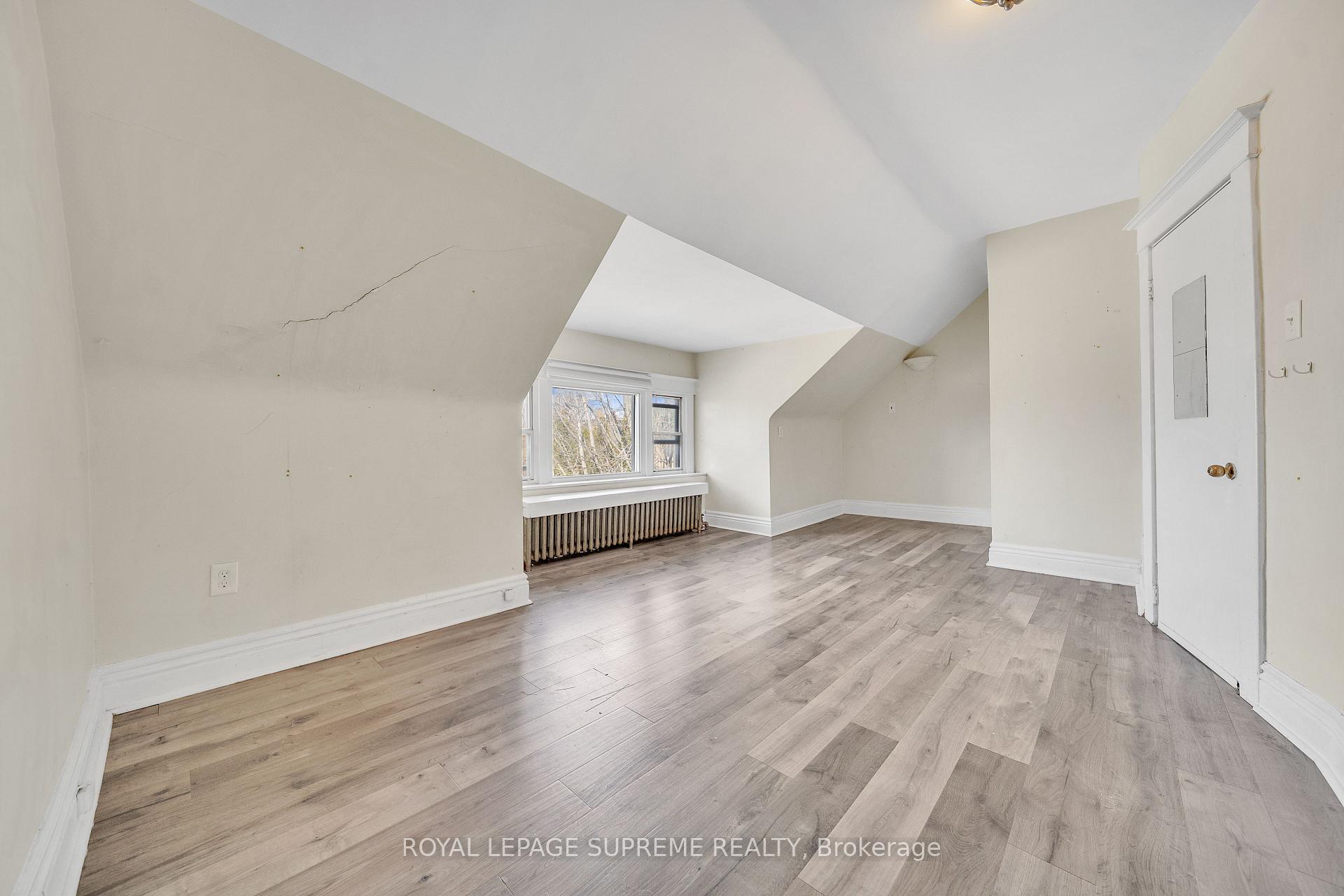 Photo 29 of 9 Rusholme Park Crescent, Toronto, Little Portugal — HOMEH