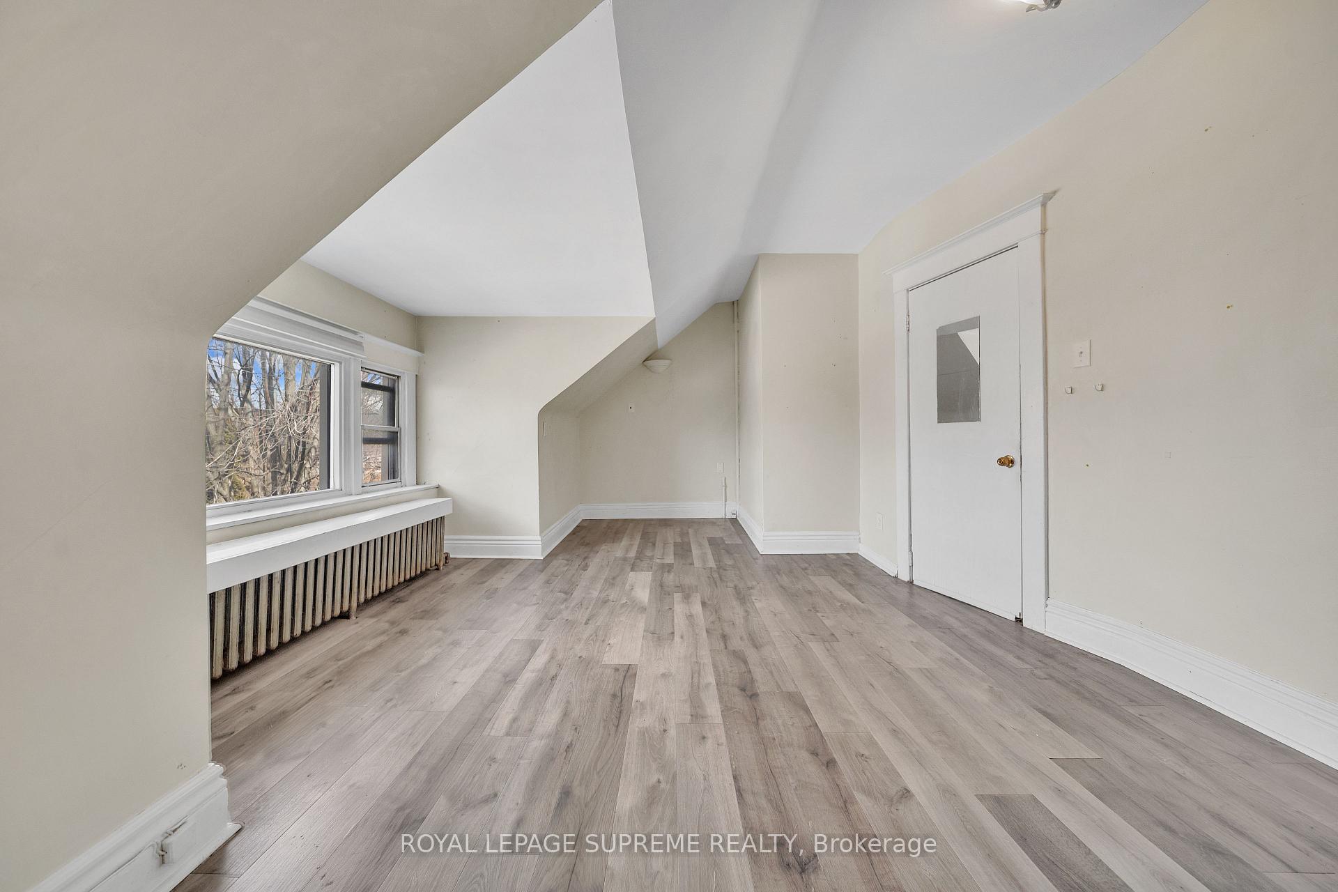 Photo 30 of 9 Rusholme Park Crescent, Toronto, Little Portugal — HOMEH