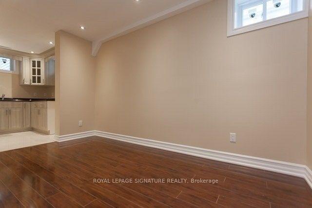 Photo 13 of 2259 Lawrence Avenue W, Etobicoke, Humber Heights — HOMEH