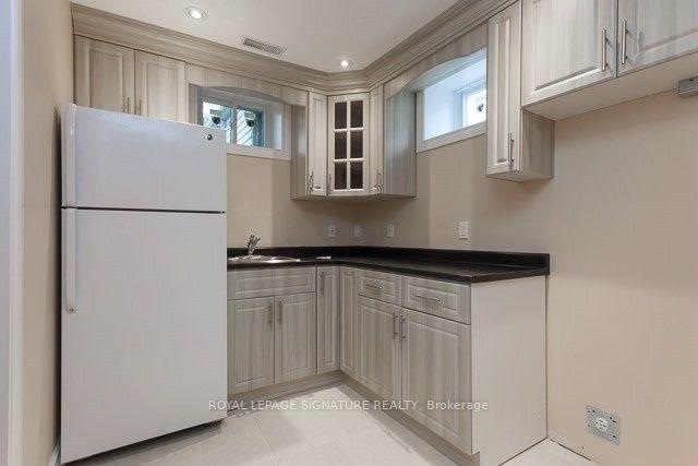 Photo 15 of 2259 Lawrence Avenue W, Etobicoke, Humber Heights — HOMEH