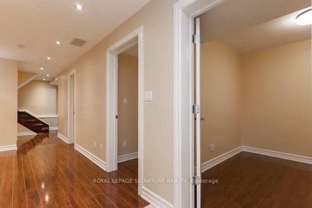 Photo 16 of 2259 Lawrence Avenue W, Etobicoke, Humber Heights — HOMEH