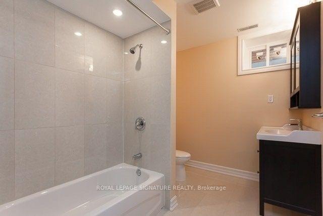 Photo 18 of 2259 Lawrence Avenue W, Etobicoke, Humber Heights — HOMEH