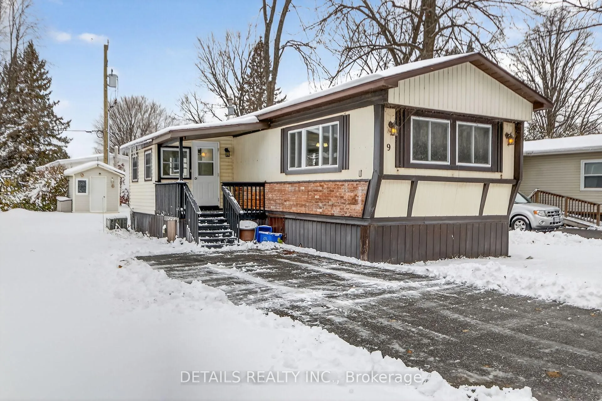 Photo 3 of 9 Maplewood Avenue, Beckwith, Beckwith Twp — HOMEH