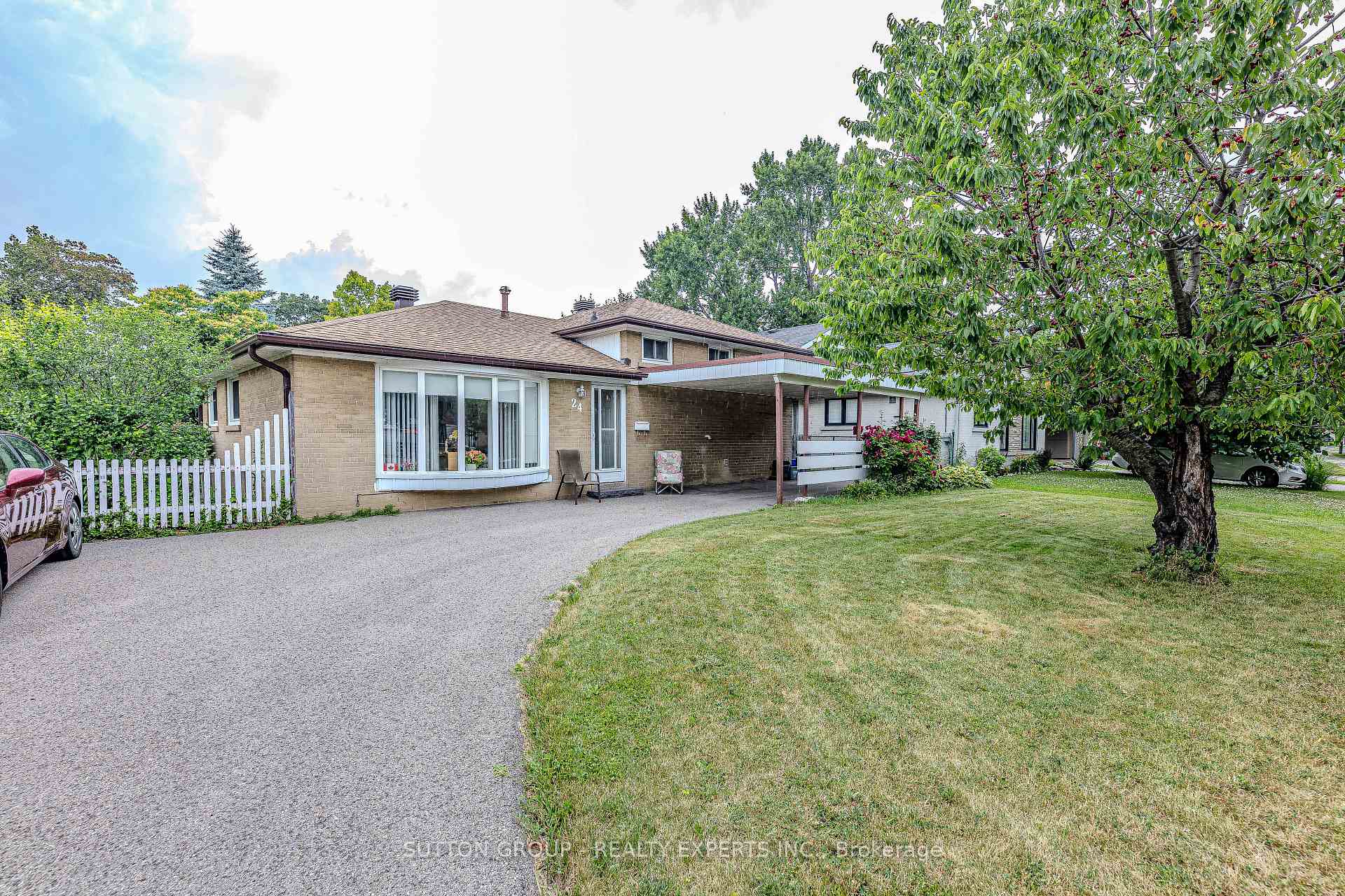 Front of 24 Vanderbrent Crescent
